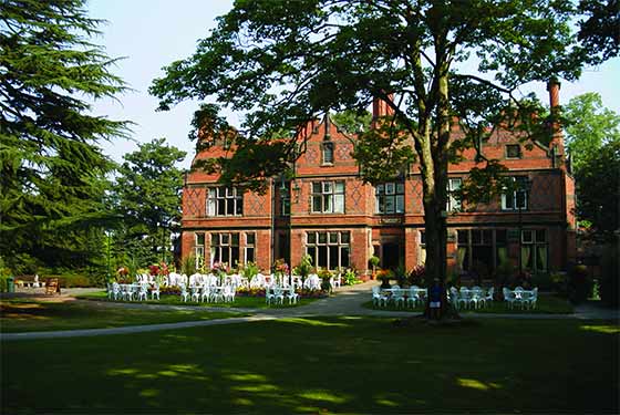 Chester Zoo Outside Front Of Oakfield Manor2